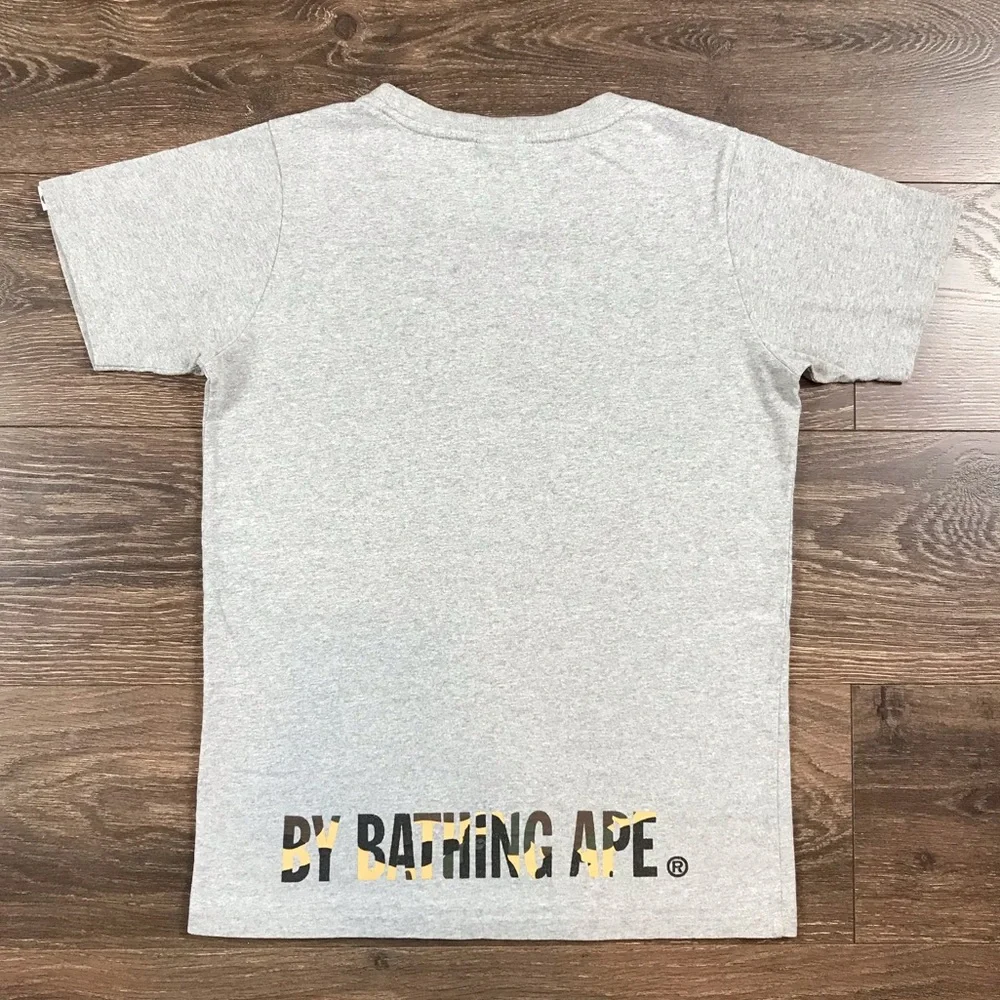 Bape Women’s A Bathing Ape Gray Camouflage Gorilla Graphic T-Shirt Size Small - Picture 4 of 10